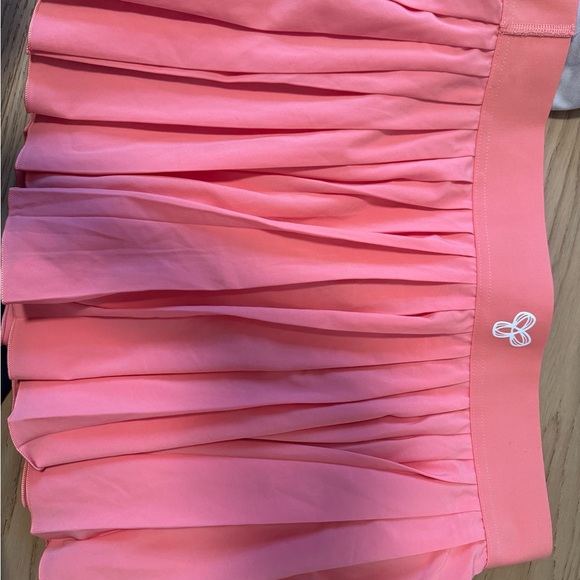 TNA pink action tennis skirt with built in shorts - Picture 5 of 5